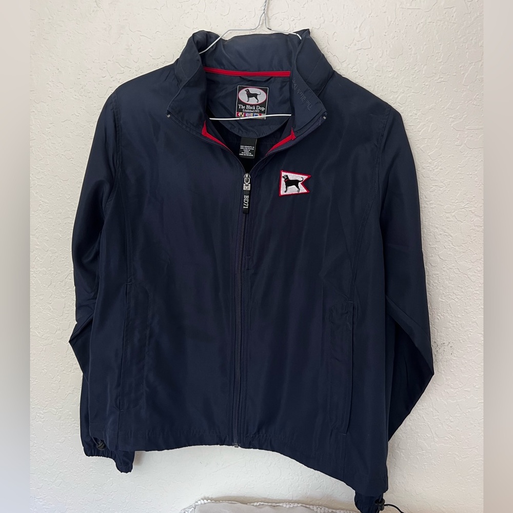 The Black Dog Womens med windbreaker with hood